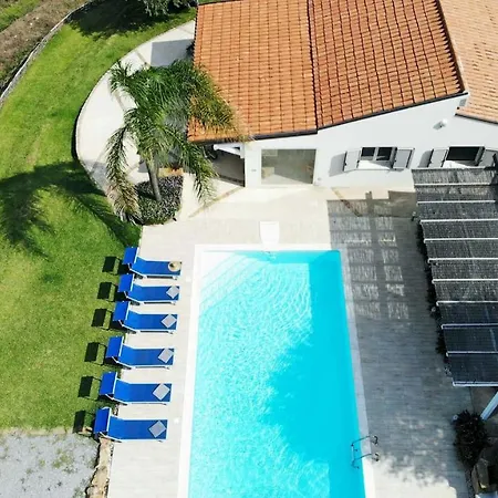 Villa Splendida 8, Emma