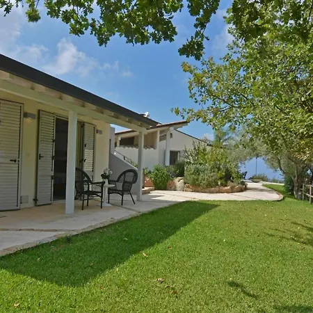 Villa Splendida 8, Emma